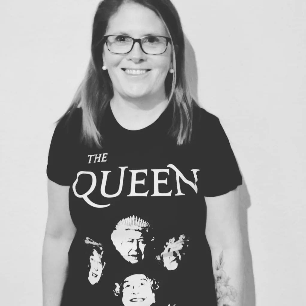 Caroline Queen Bohemian Royalty T-Shirt Black